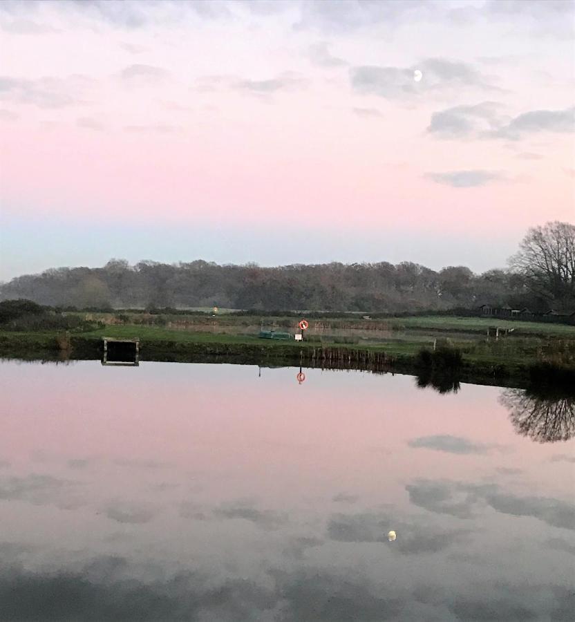 Bransford Farm Fishery & B & B Exterior photo